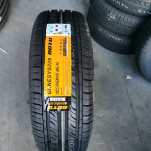Wholesale Professional Manufacturer Chinese Car Tyre Manufacturer Passenger Car Radial Car Tires Low Prices 155/65r13 185/65r14 215/70r15 225/50r16